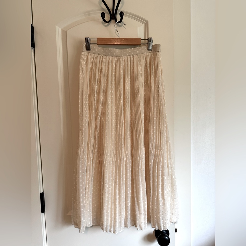 Lulus Pleated Polka Dot Midi Skirt in Cream